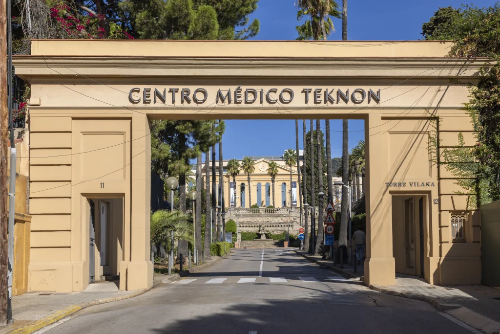 Pacientes internacionales en el Hospital Teknon de Barcelona: qué debe saber antes de valorar un medicamento de terapia celular avanzada 1 Hospital Teknon Barcelona, entrada principal en calle Vilana 12, donde el ITRT atiende a pacientes internacionales